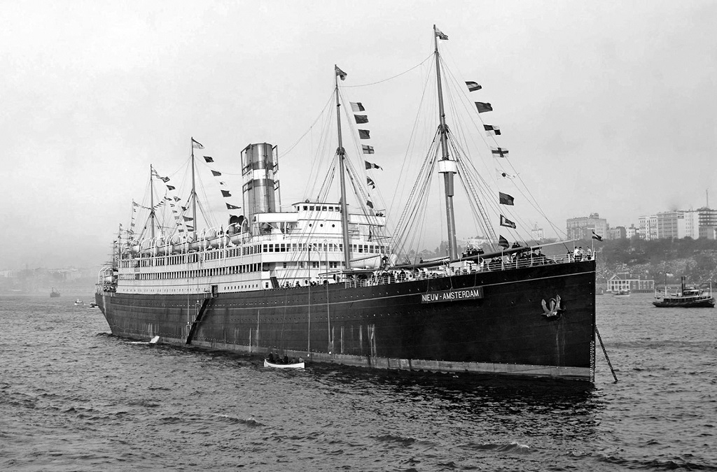 No.101 Nieuw Amsterdam launched in 1905 The World's Passenger Ships